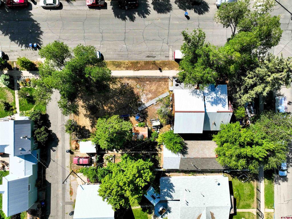 378 E 6th Avenue Property Photo 3