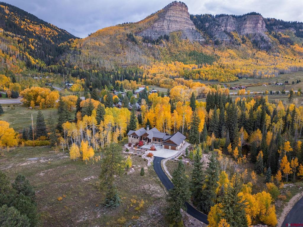 212 Two Dogs Trail Property Photo 2