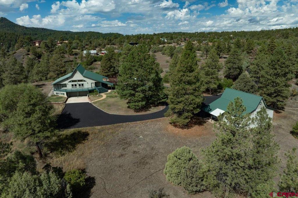2913 Meadows Drive Property Photo 4