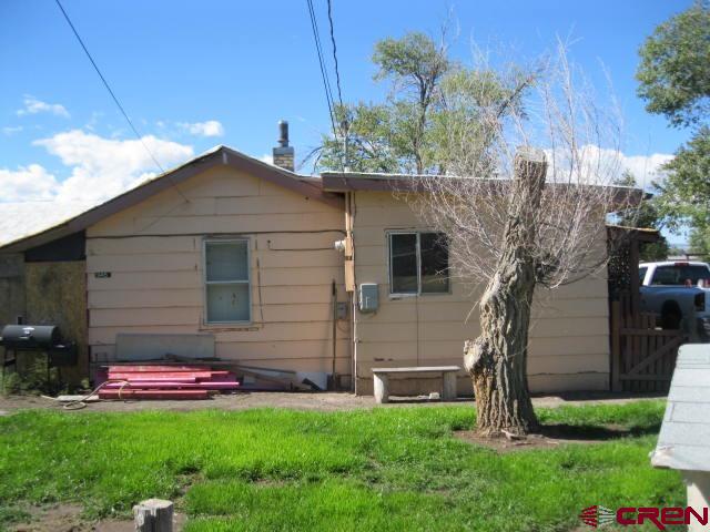 945 N Selig Avenue Property Photo
