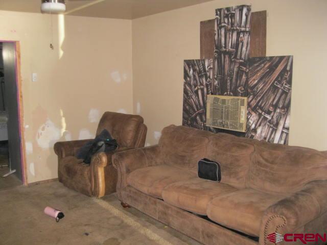 945 N Selig Avenue Property Photo 5