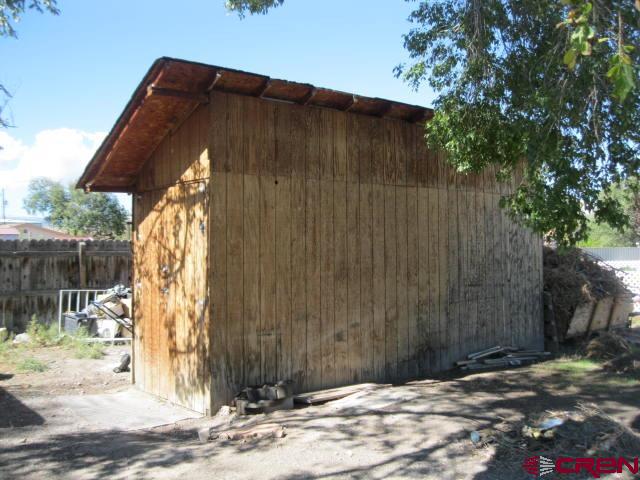 945 N Selig Avenue Property Photo 7