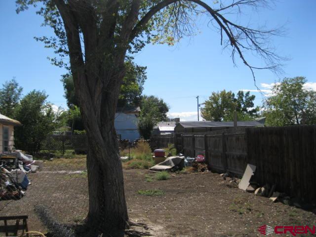 945 N Selig Avenue Property Photo 9