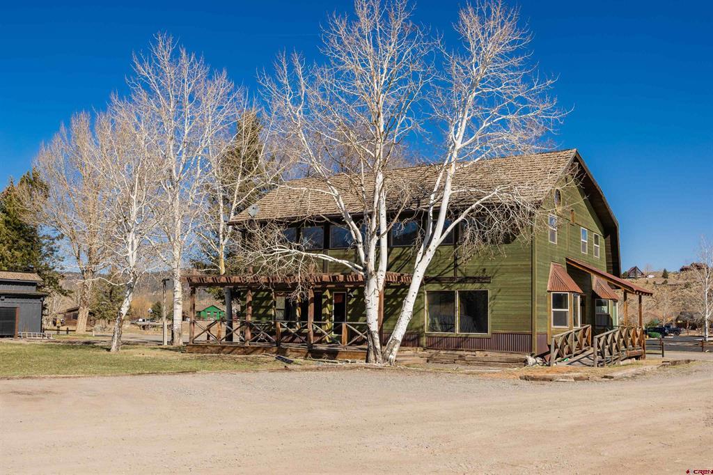 255 Hunter Parkway Property Photo 2