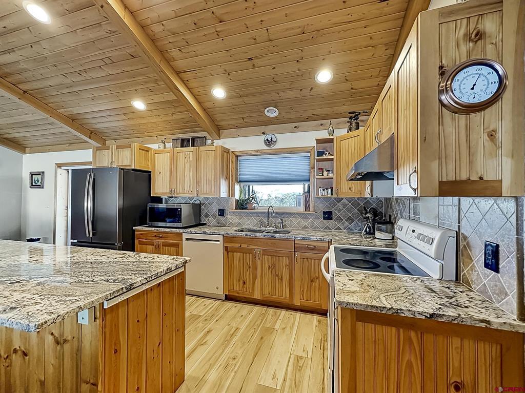 38832 Fruitland Mesa Road Property Photo 6
