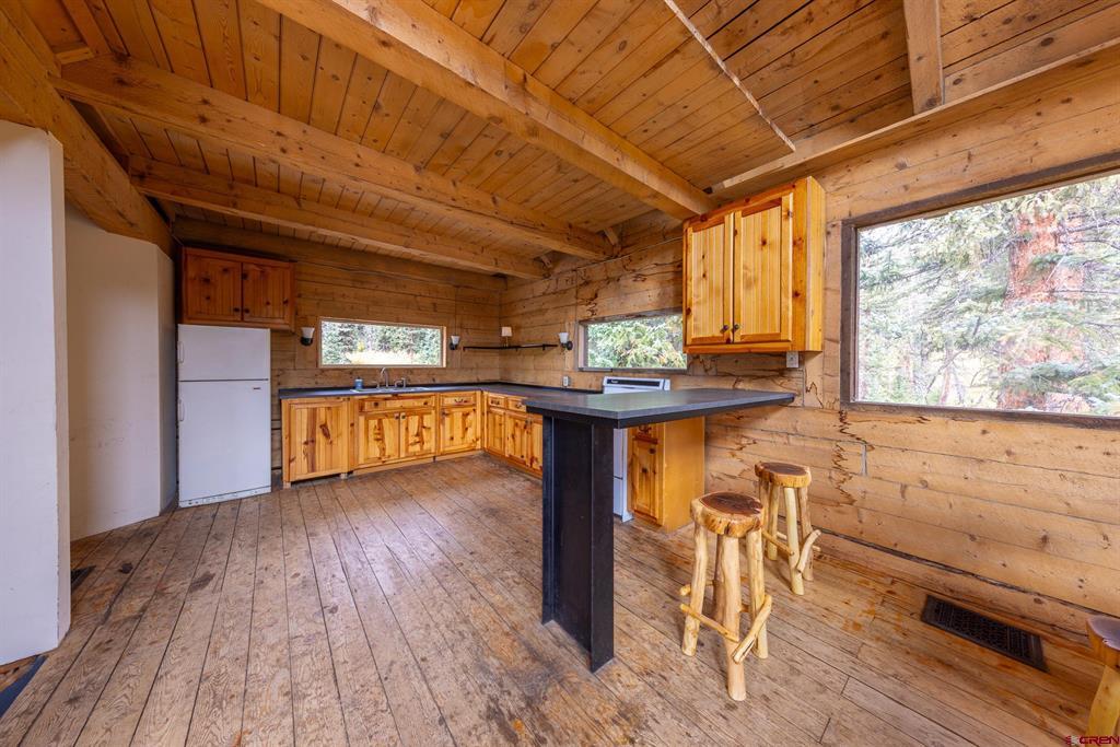 824 County Road 826a Property Photo 5
