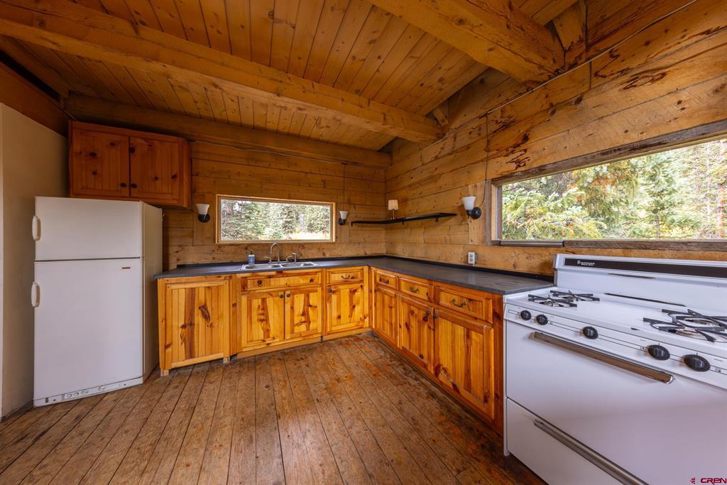 824 County Road 826a Property Photo 7