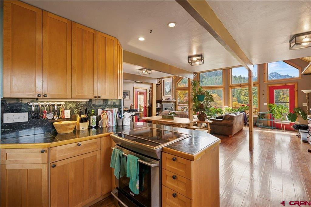 87 Which Way Property Photo 12