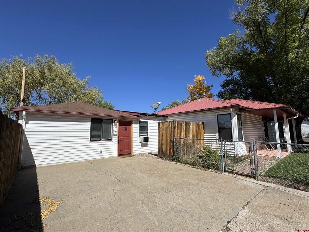 210 W Coronado Property Photo 15