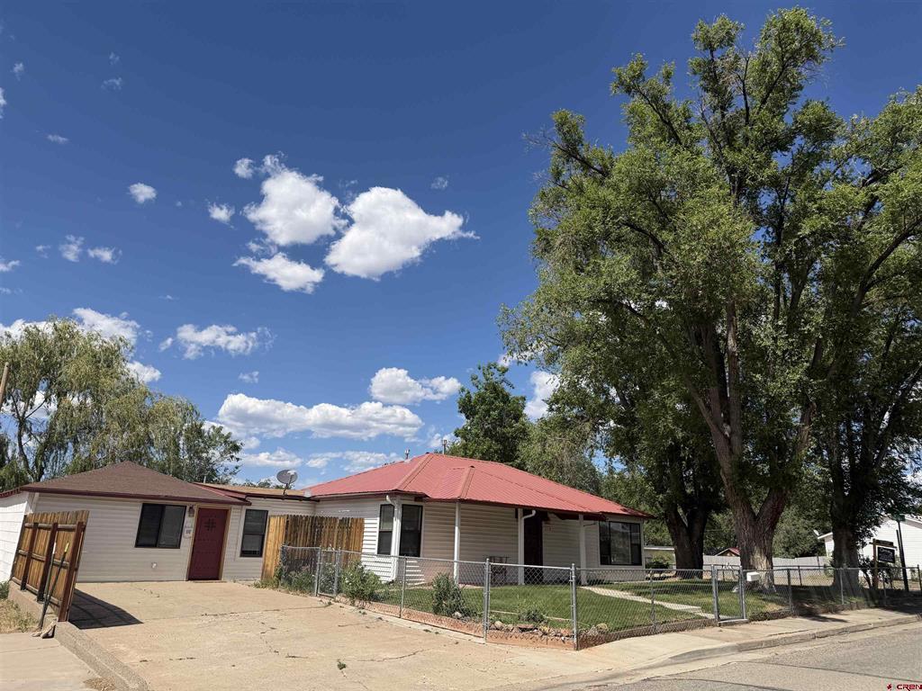 210 W Coronado Property Photo 45