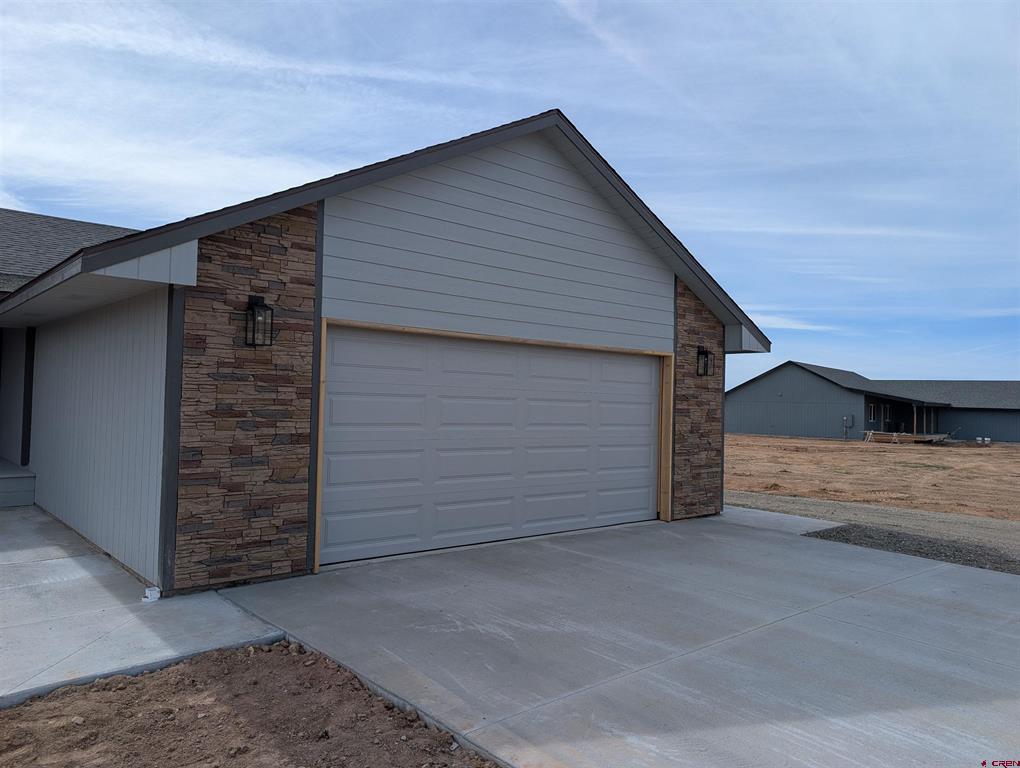 20194 Lilac Court Property Photo 3