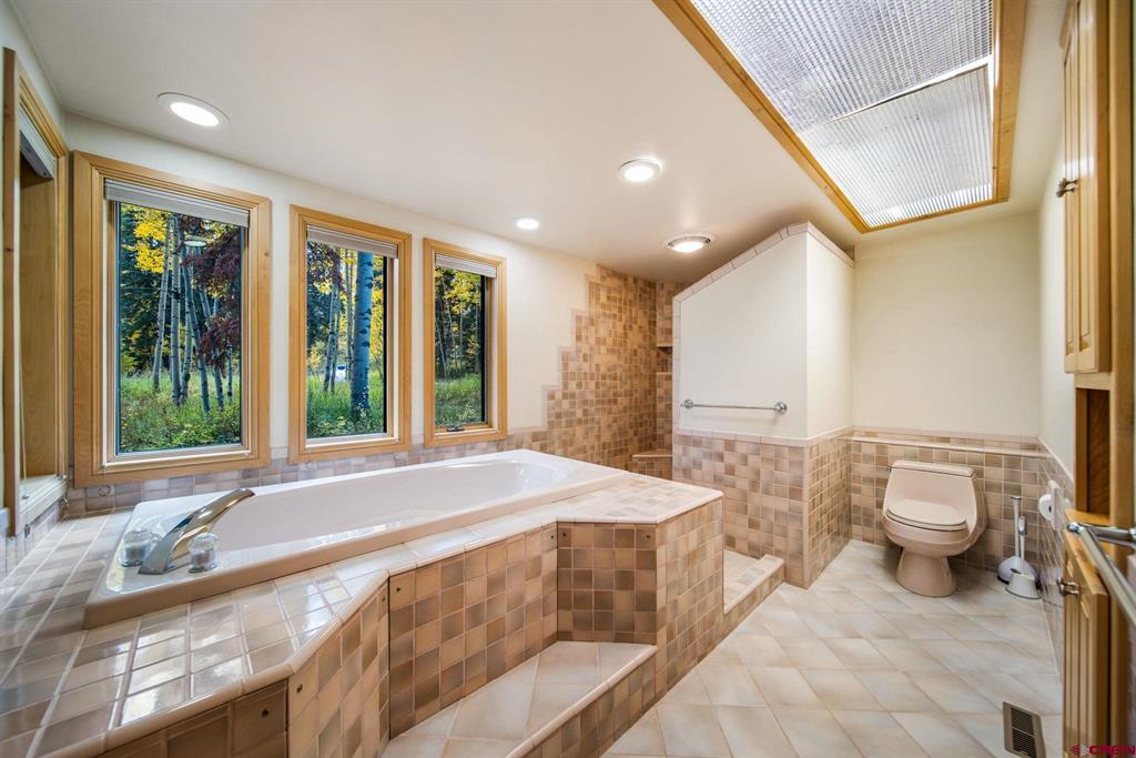201 Columbine Drive Property Photo 16