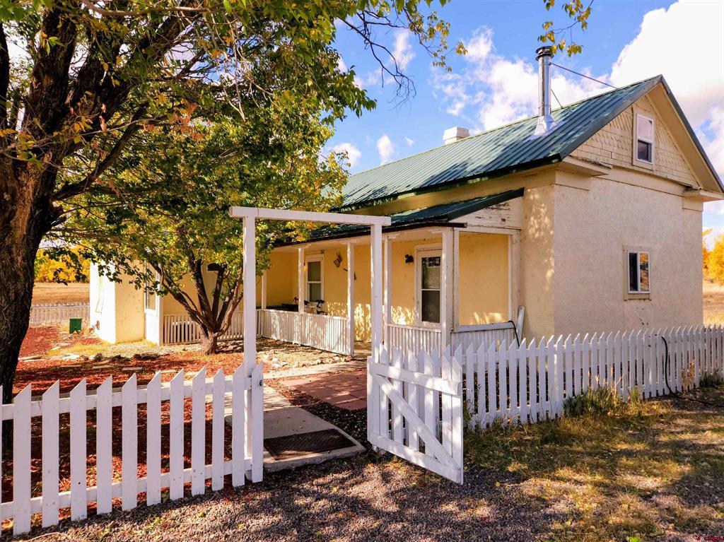 12753 13.5 Road Property Photo 1