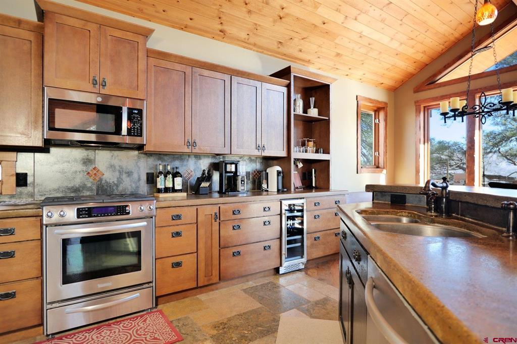 178 Valley View Road Property Photo 8
