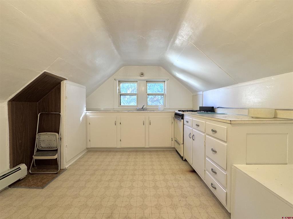 631 Second St Property Photo 28