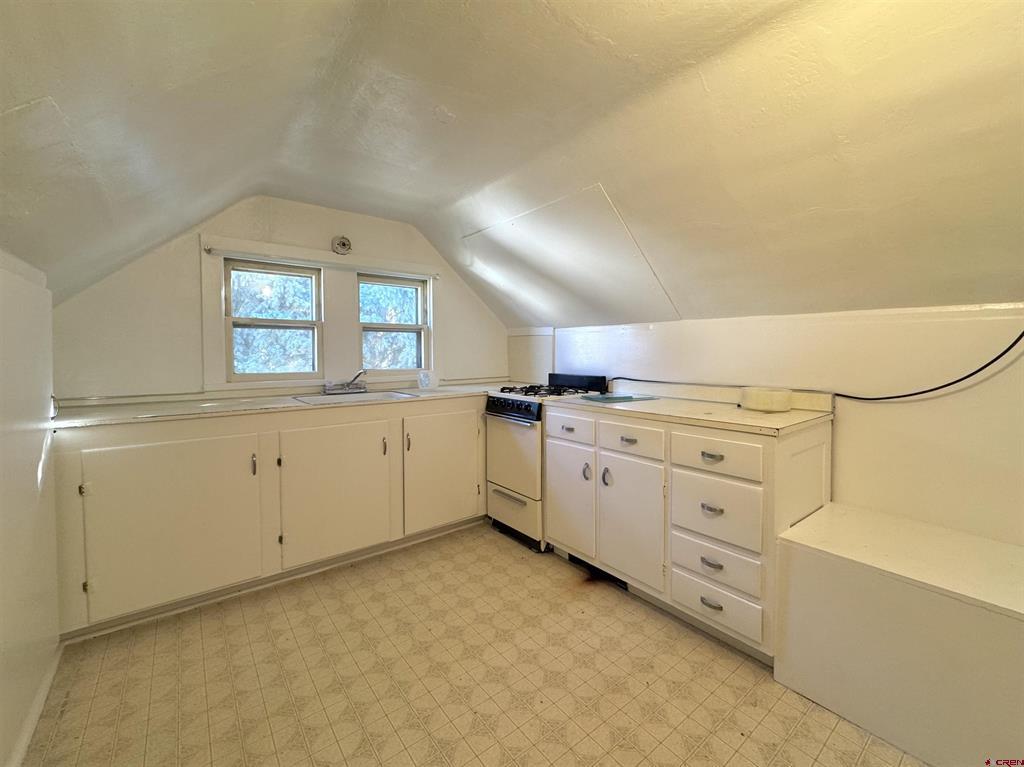 631 Second St Property Photo 29