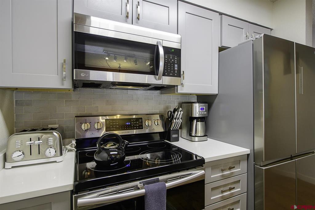 25 Emmons Road Property Photo 11
