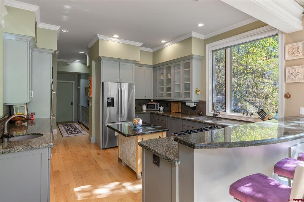 721 E Columbia Property Photo 8