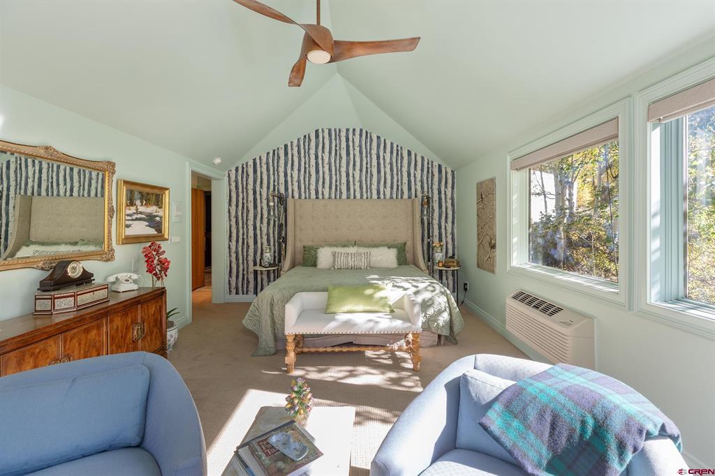 721 E Columbia Property Photo 12