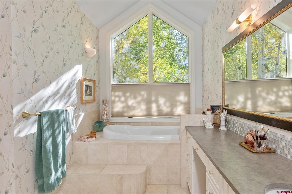 721 E Columbia Property Photo 13