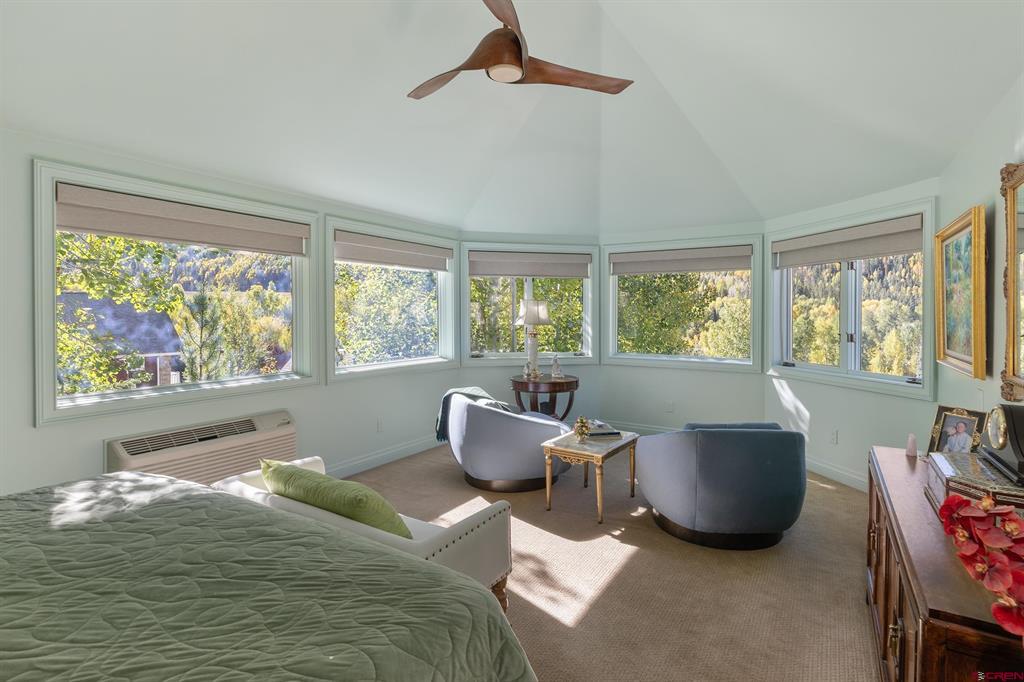 721 E Columbia Property Photo 14