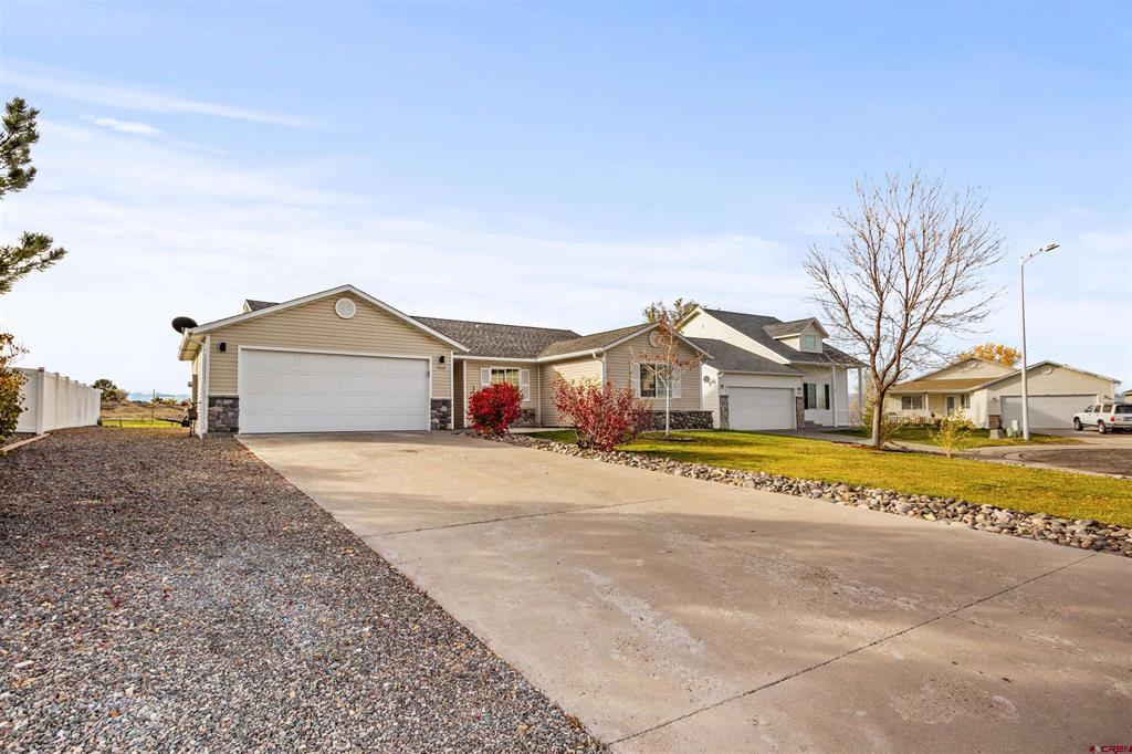 1512 Branding Iron Drive Property Photo 2