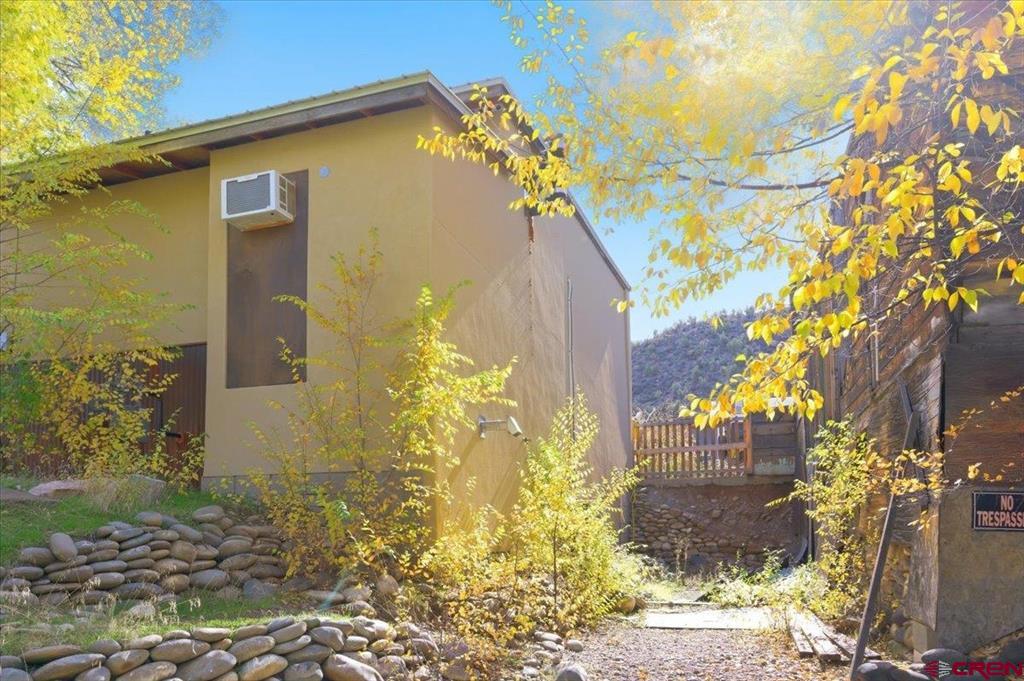 152 E Main Street Property Photo 5
