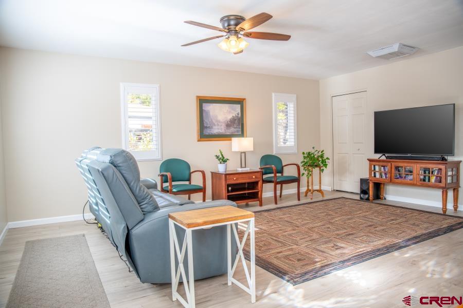 490 6403 Property Photo 5