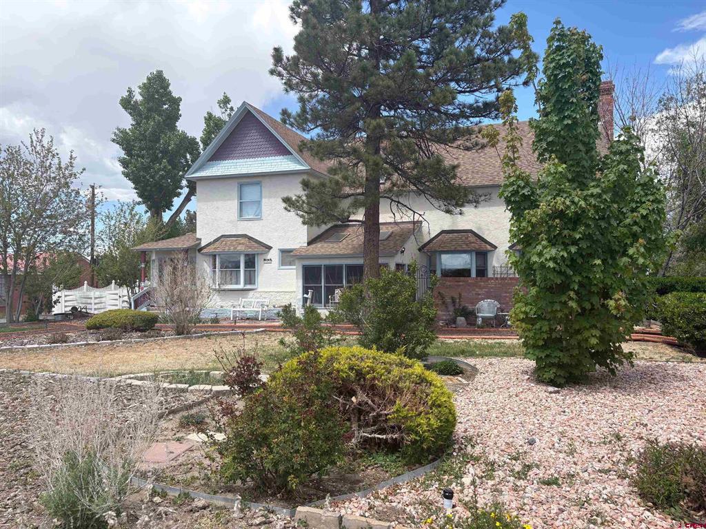 184 Garnet Avenue Property Photo 5