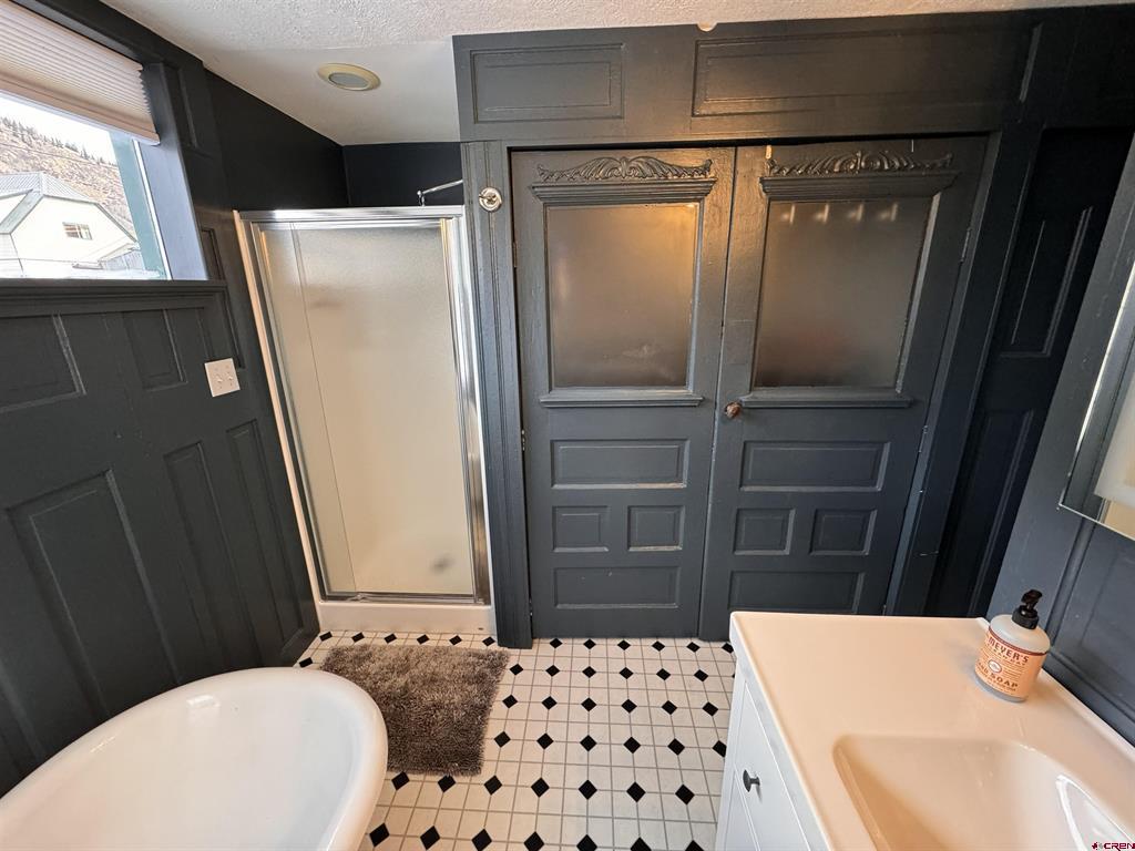 939 Mineral Street Property Photo 3