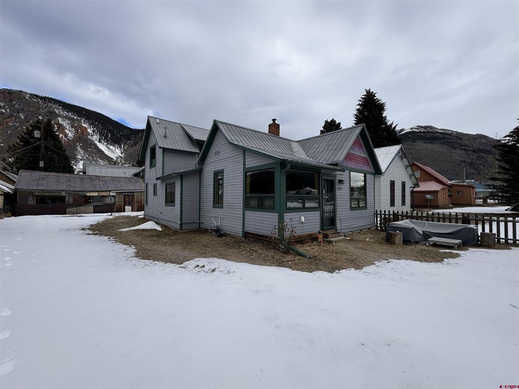 939 Mineral Street Property Photo 12