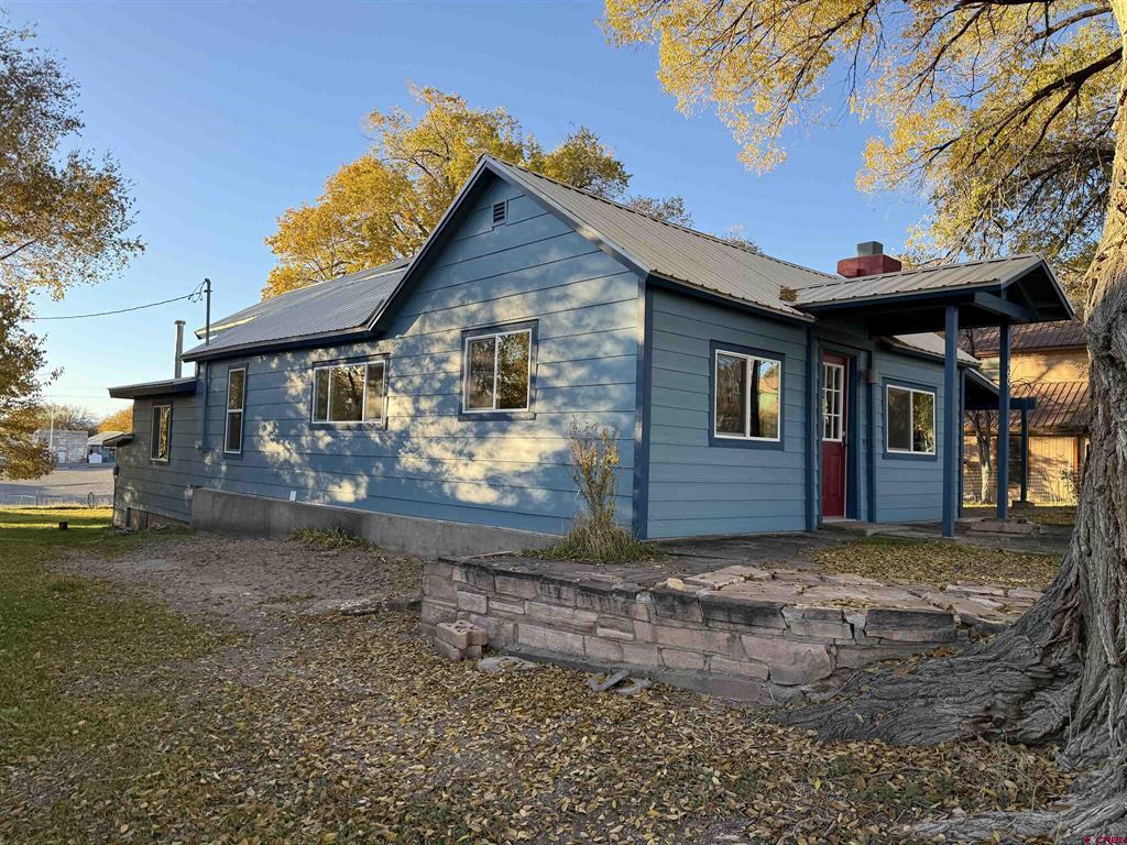 460 Fox Street Property Photo 3