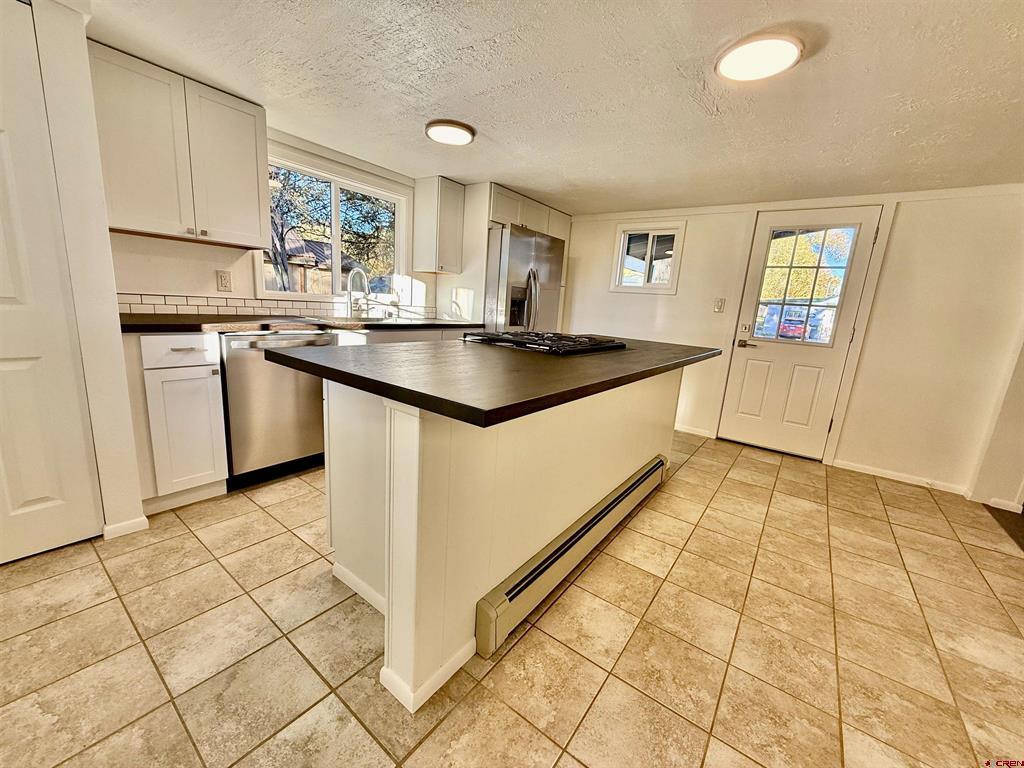 460 Fox Street Property Photo 16