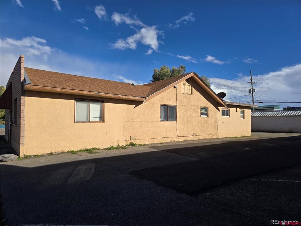 422 4th Street Property Photo 3