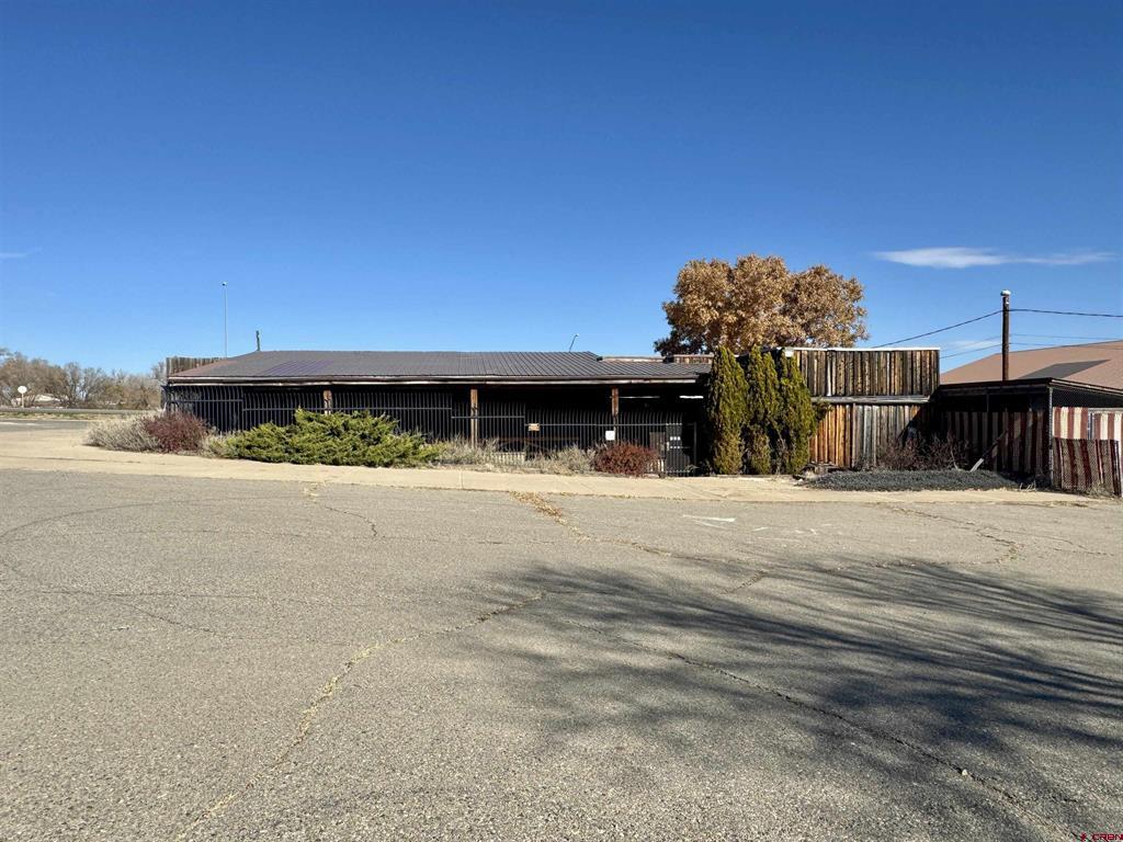 2591 E Main Property Photo 35