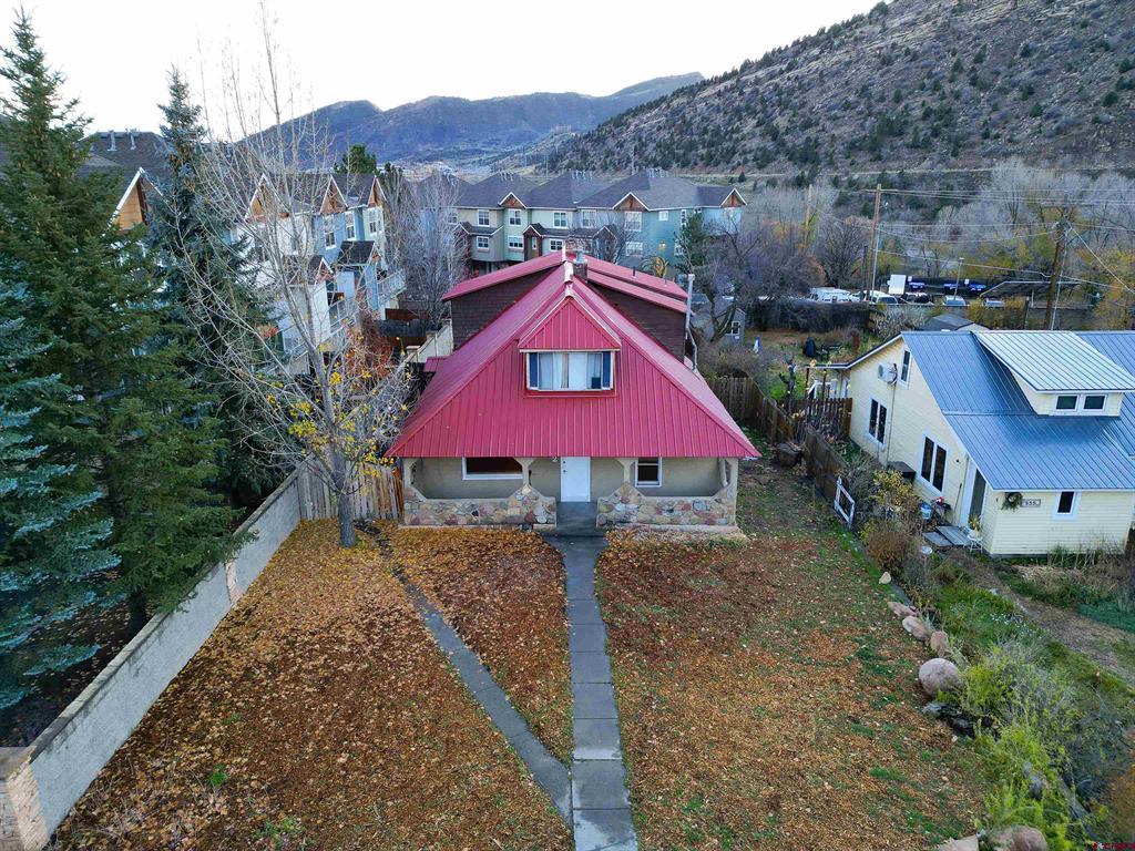 562 E 1st Street Property Photo 3