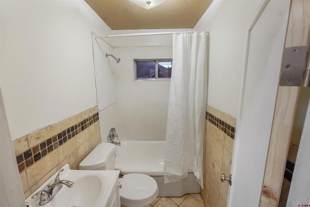 562 E 1st Street Property Photo 11
