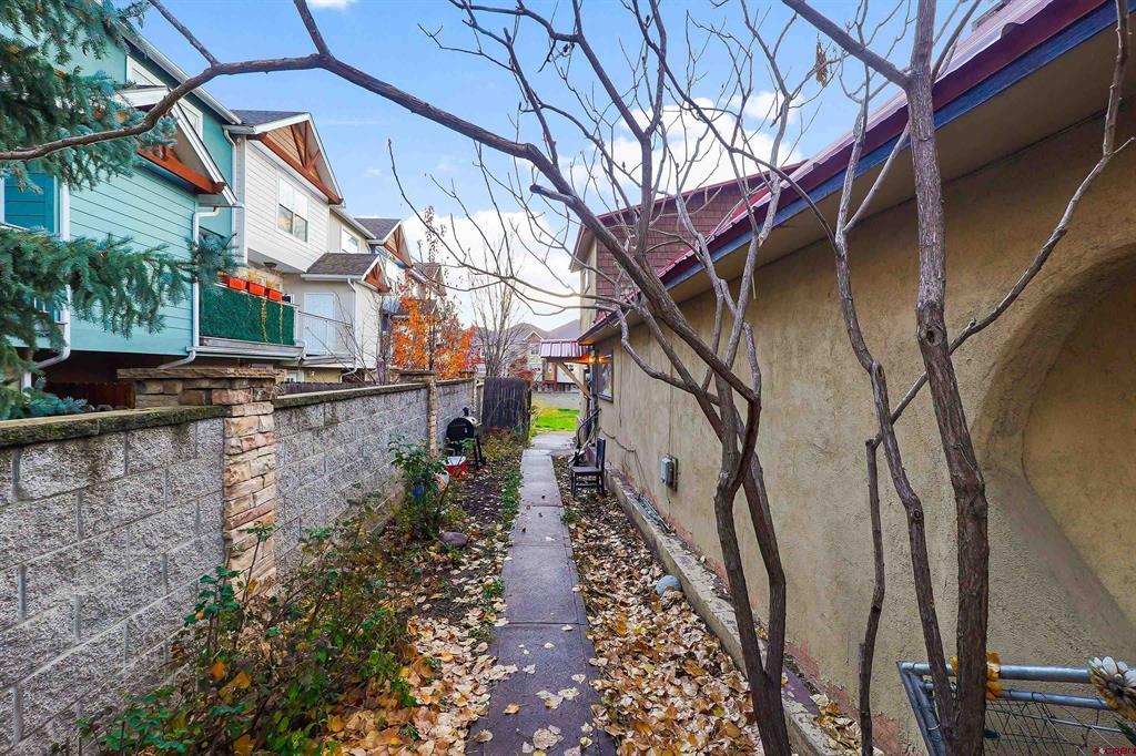 562 E 1st Street Property Photo 14