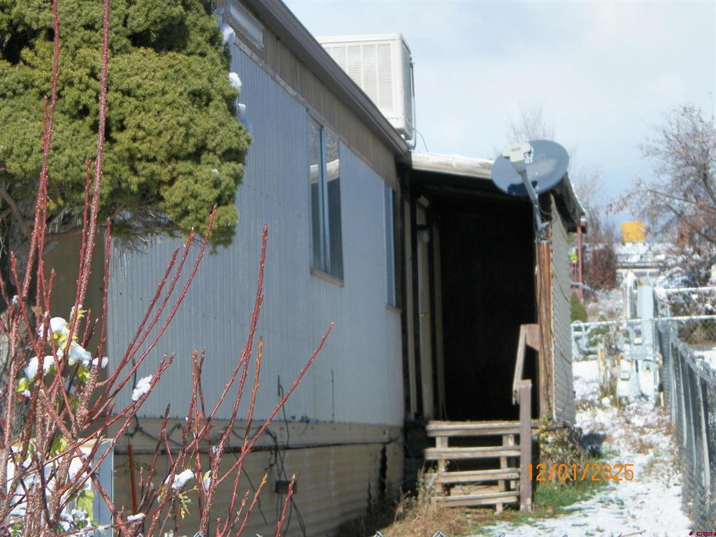 240 Sw 13th Circle Property Photo 3