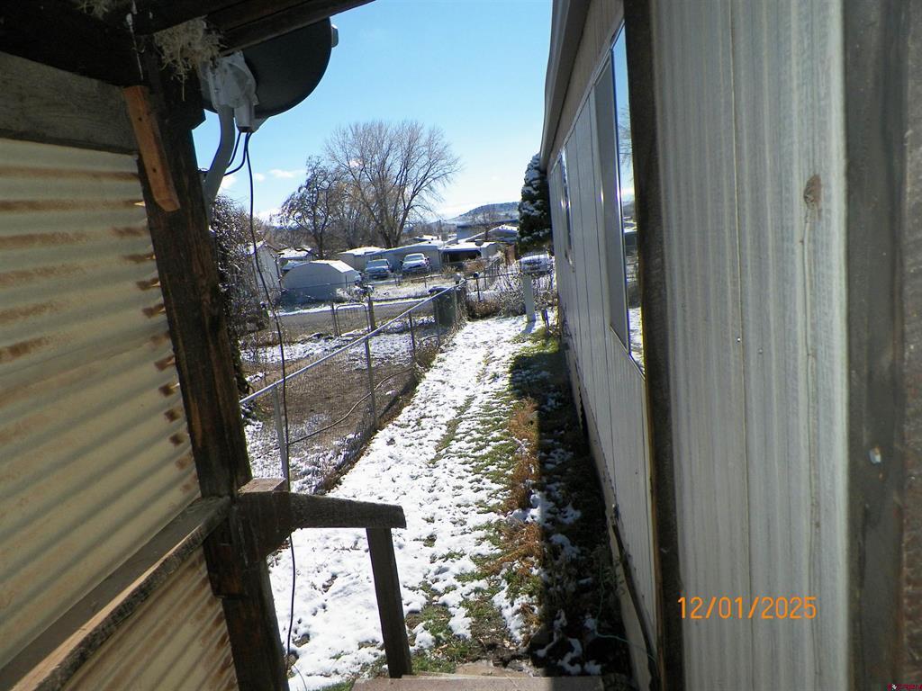 240 Sw 13th Circle Property Photo 6
