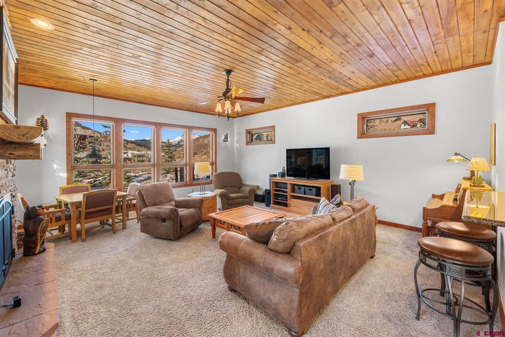 45 Creek Cove Property Photo 6