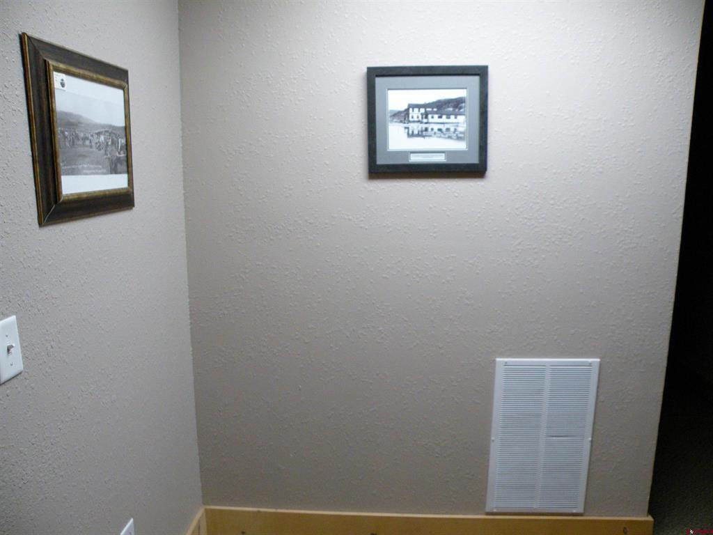212 E Main Street Property Photo 5