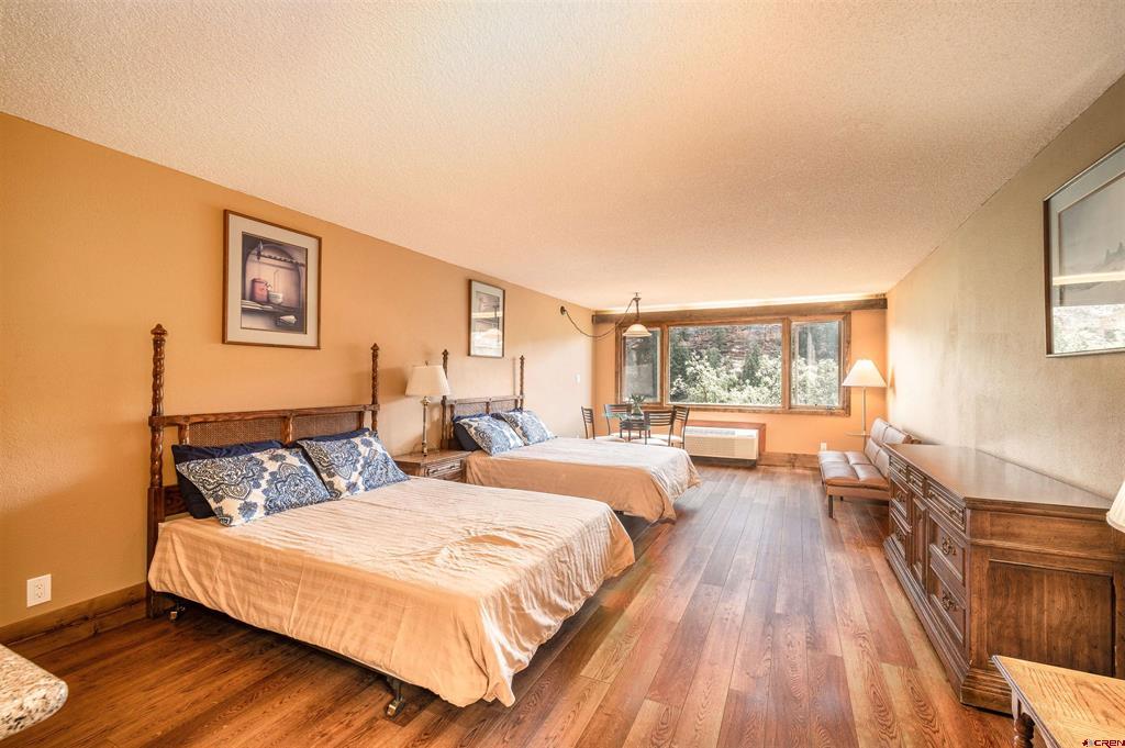 314 N Tamarron Drive Property Photo 4