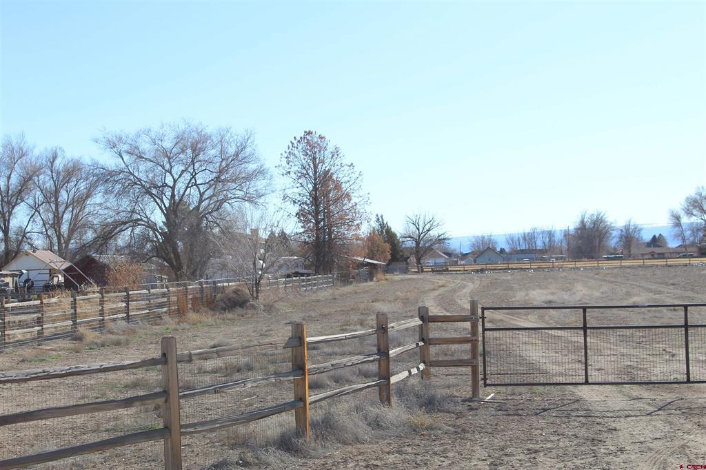 Lot 2 E 13th Street Property Photo 15
