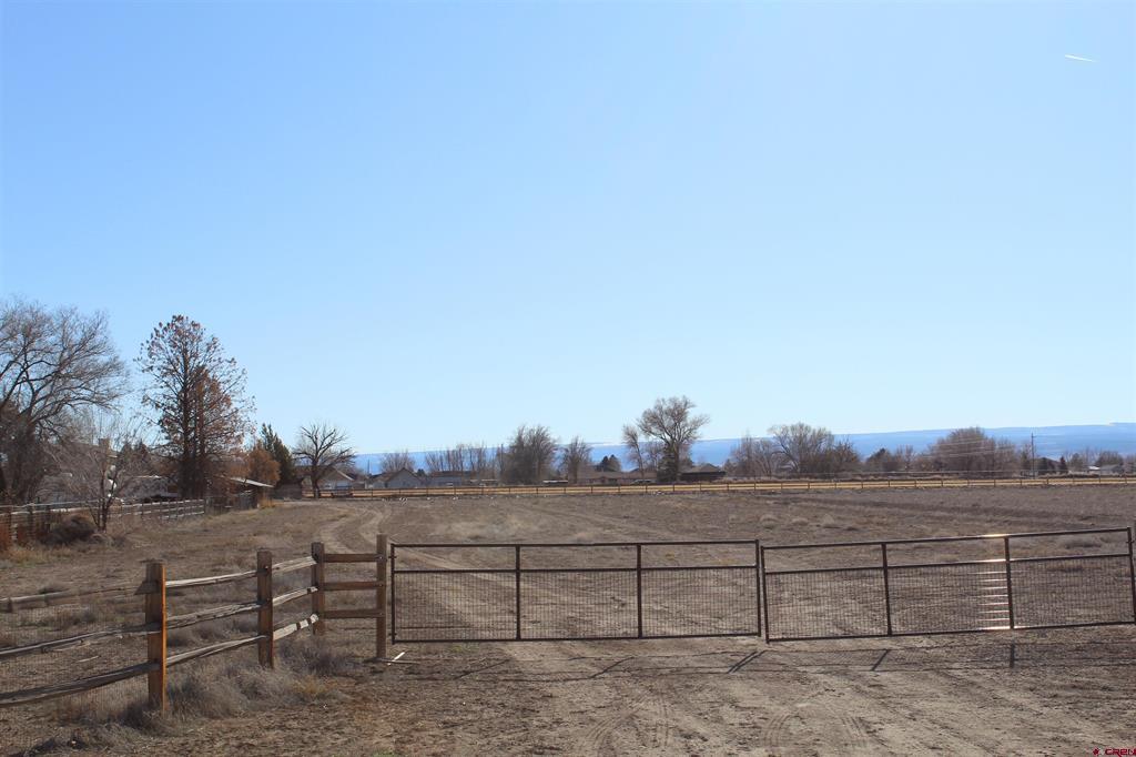 Lot 3 E 13th Street Property Photo 3