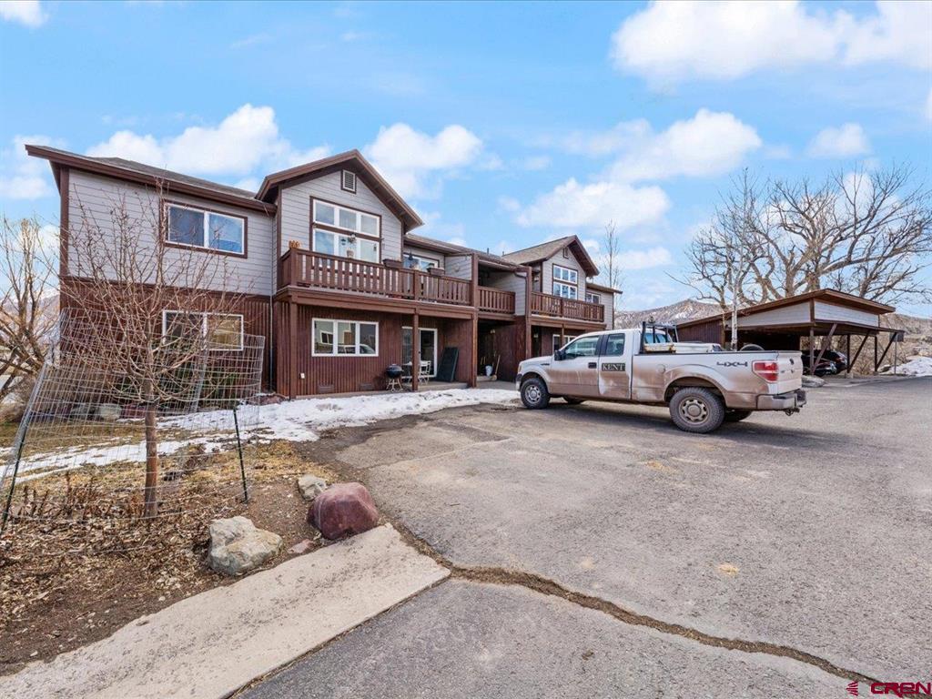 550 Redcliff Circle Property Photo 4