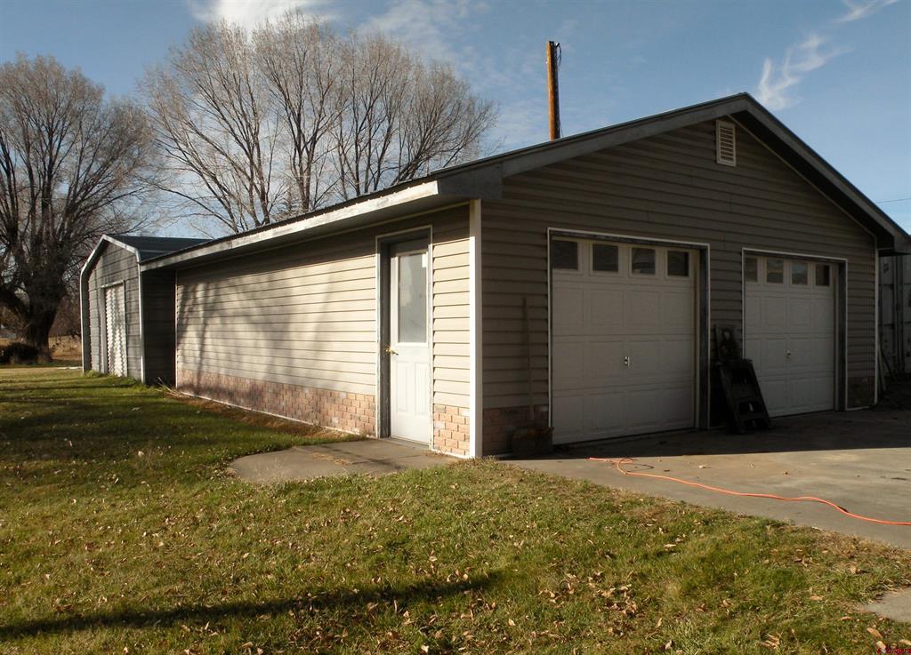 595 W 6th Avenue Property Photo 8