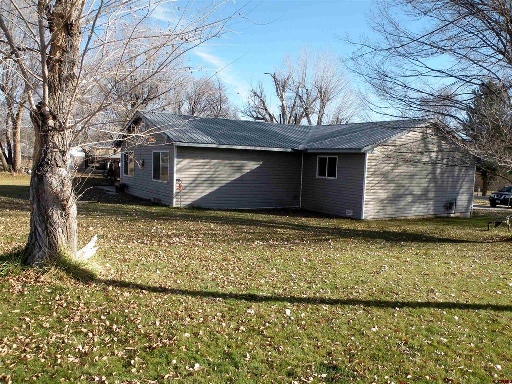 595 W 6th Avenue Property Photo 12