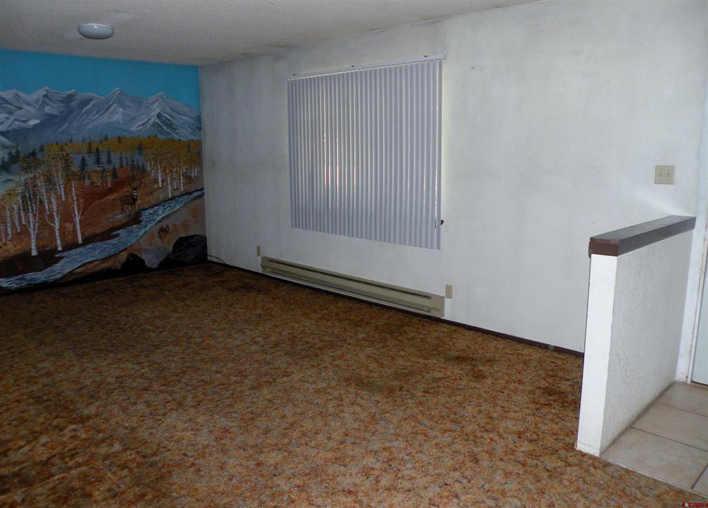 595 W 6th Avenue Property Photo 22