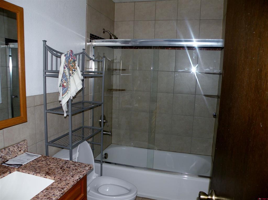 595 W 6th Avenue Property Photo 32